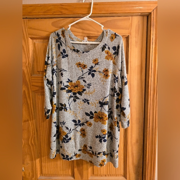 Market & Spruce Tops - Market & Spruce Gray and Yellow Patterned Sweater